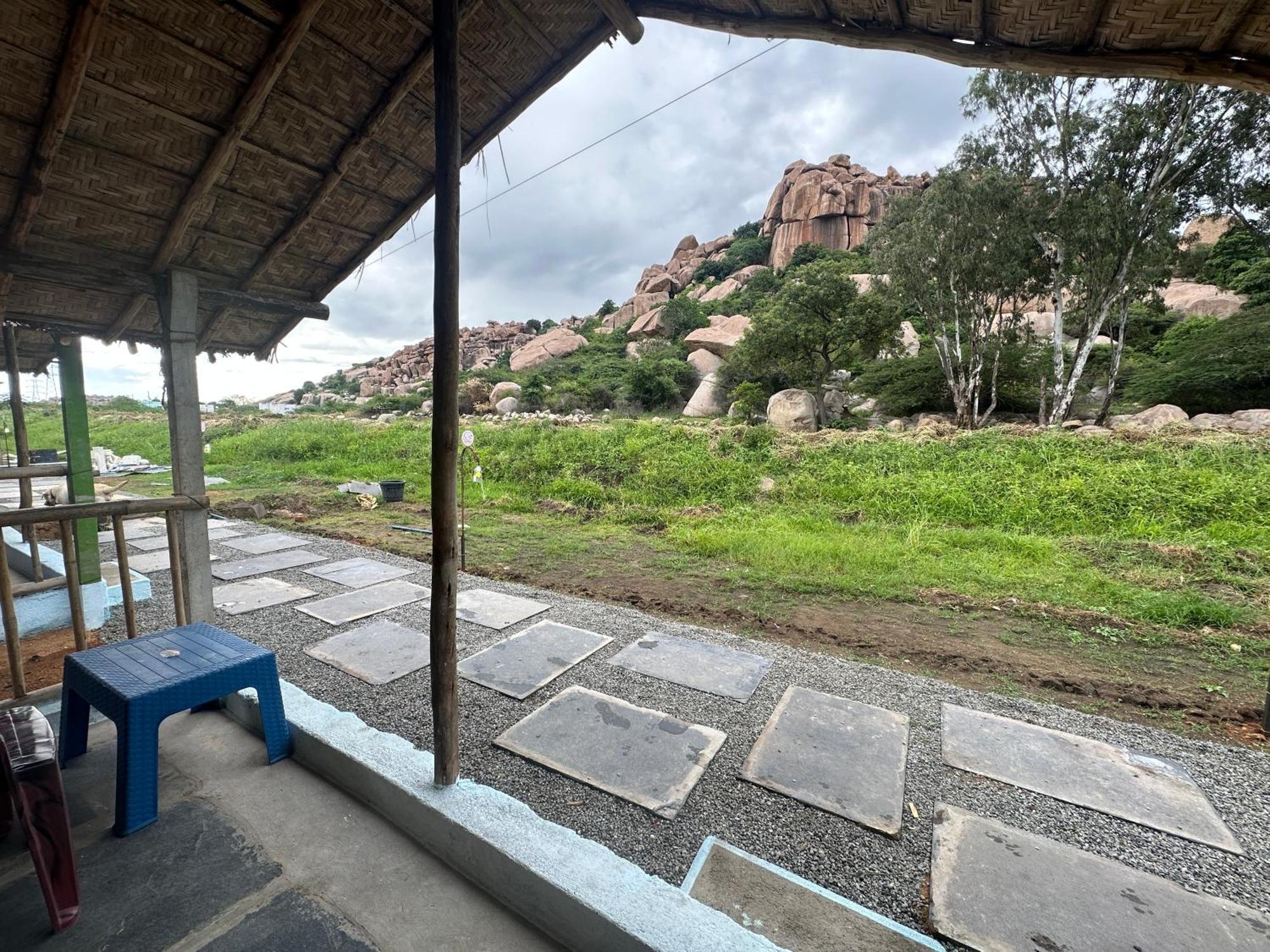 The Gravity Cafe -A Unit Of Staychillhampi Exteriér fotografie