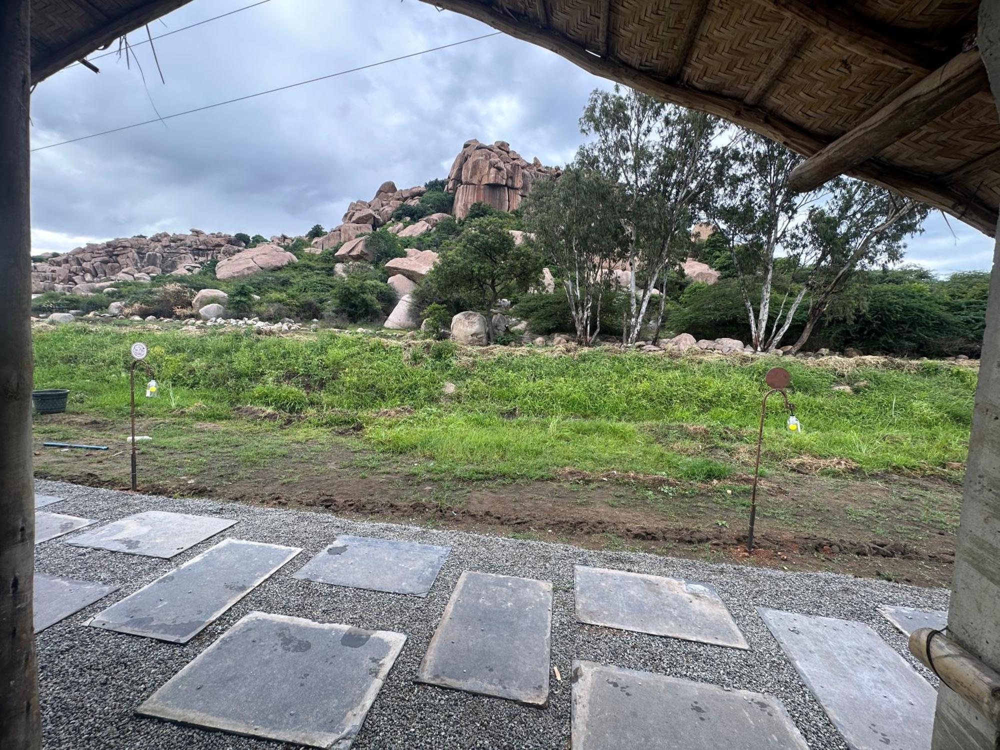 The Gravity Cafe -A Unit Of Staychillhampi Exteriér fotografie